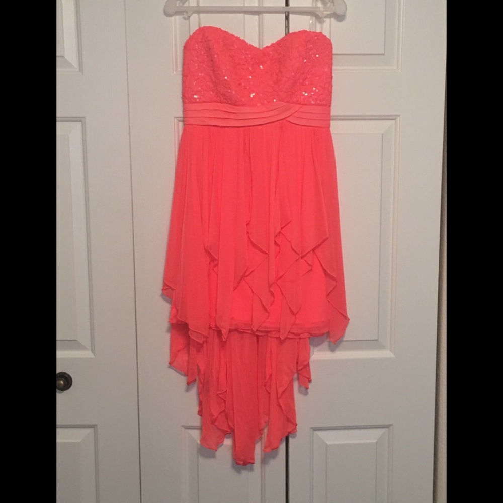 Darling chiffon  coral tea length party dress!